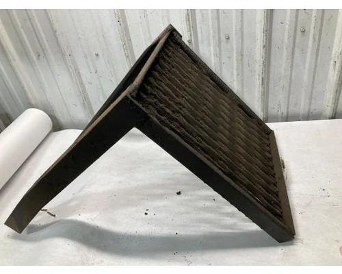 International 5500I Step (Fuel Tank, Fairing