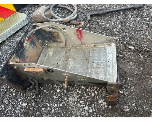 International 5600I Battery Box