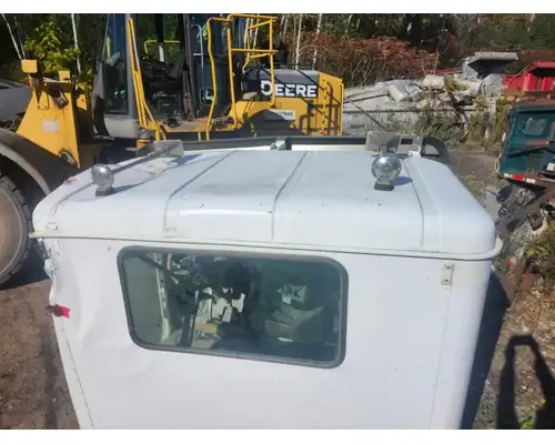 International 5600I Cab