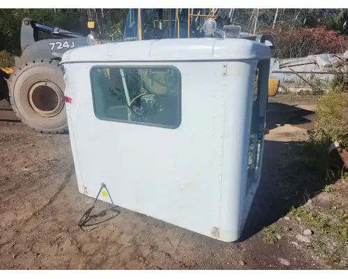 International 5600I Cab