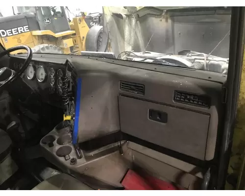 International 5600I Dash Assembly