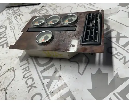 International 5600I Dash Assembly