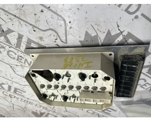 International 5600I Dash Assembly