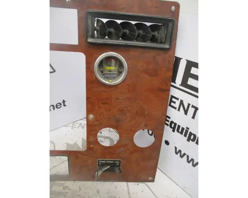 International 5600I Dash Assembly