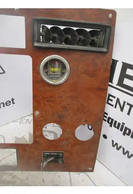 International 5600I Dash Assembly