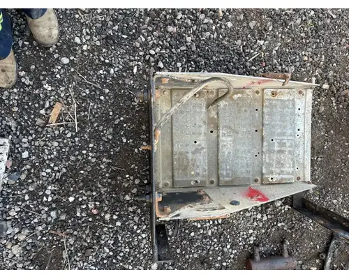 Battery Box International 5600I Dixie Truck Centre