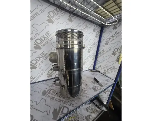 International 5900I Air Cleaner