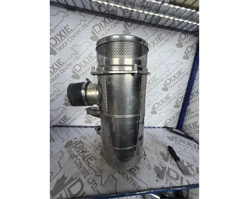 International 5900I Air Cleaner