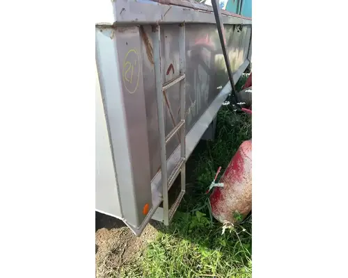 International 5900I Box  Bed