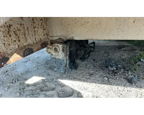 International 5900I Box  Bed