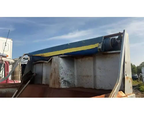 International 5900I Box  Bed