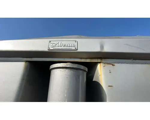 International 5900I Box  Bed