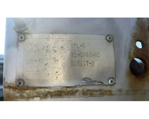 International 5900I Box  Bed