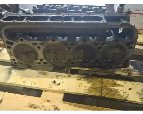 International 7.3 L Cylinder Head