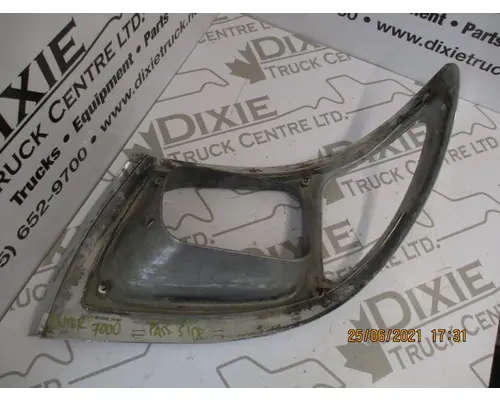 International 7000 Headlamp Assembly