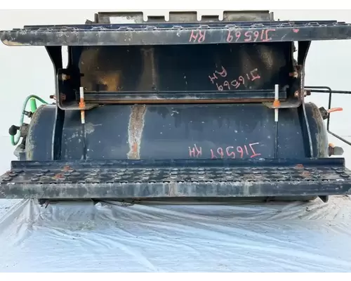International 7300 Air Tank