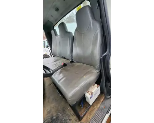 International 7300 Seat, Front