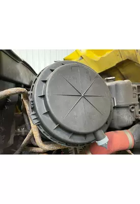 International 7400 Air Cleaner