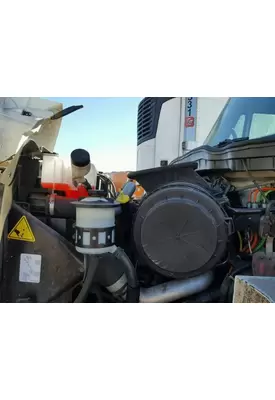 International 7400 Air Cleaner