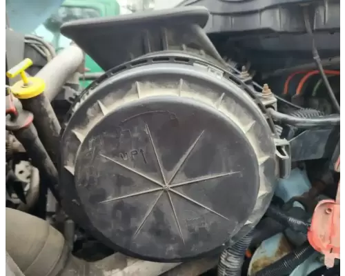 International 7400 Air Cleaner