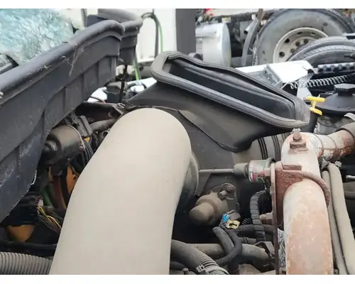 International 7400 Air Cleaner