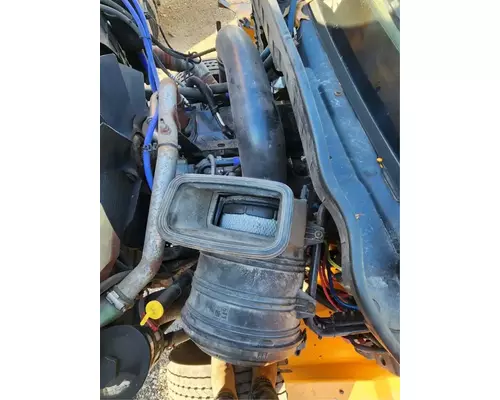 International 7400 Air Cleaner