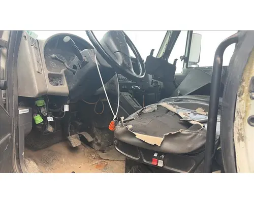 Cab INTERNATIONAL 7400 LKQ Western Truck Parts