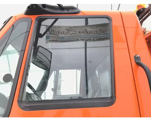 Door Glass, Front International 7400 Vander Haags Inc Cb
