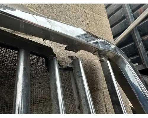 International 7400 Grille