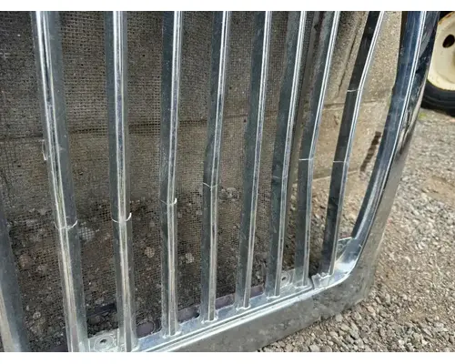 International 7400 Grille