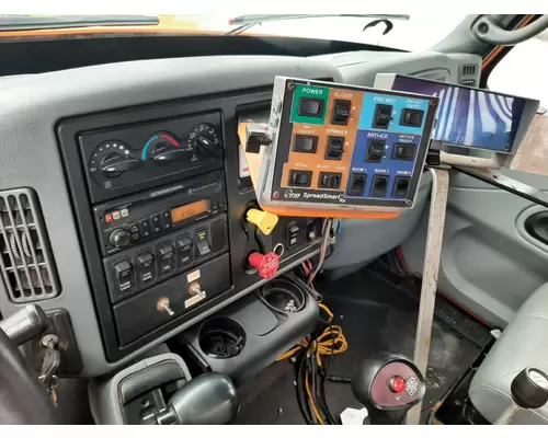 International 7400 Parts Unit
