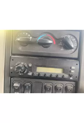 International 7400 Radio