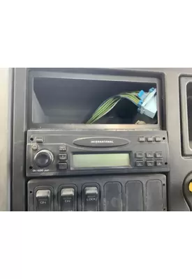 International 7400 Radio