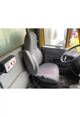 International 7400 Seat, Front