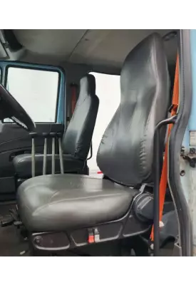 International 7400 Seat, Front