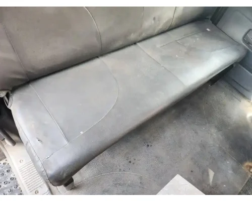 International 7400 Seat, Front