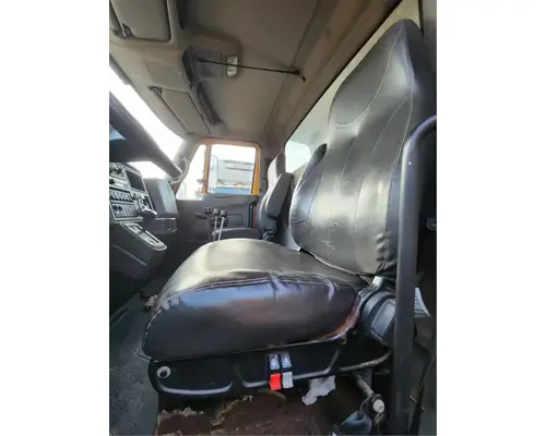 International 7400 Seat, Front