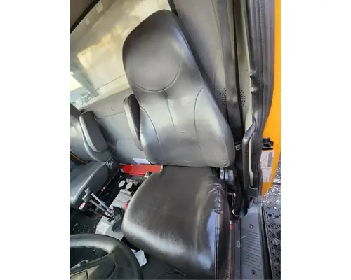 International 7400 Seat, Front