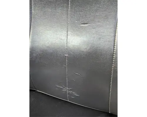 International 7400 Seat, Front
