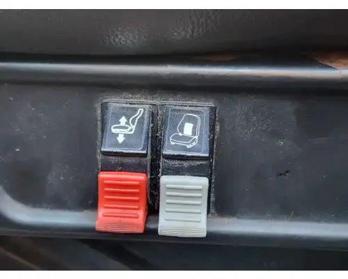International 7400 Seat, Front