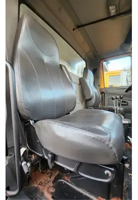 International 7400 Seat, Front