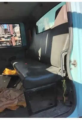 International 7400 Seat, Front