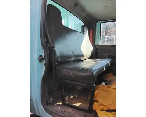International 7400 Seat, Front