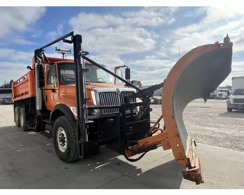 International 7400 Truck