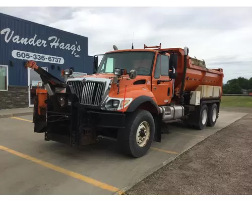 International 7400 Truck