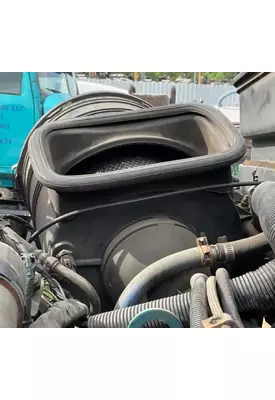 International 7500 Air Cleaner