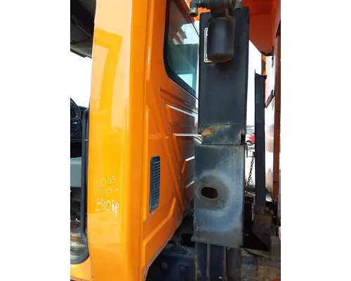 International 7500 Cab