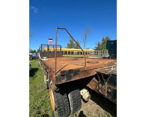 International 7500 Equipment (Mounted)
