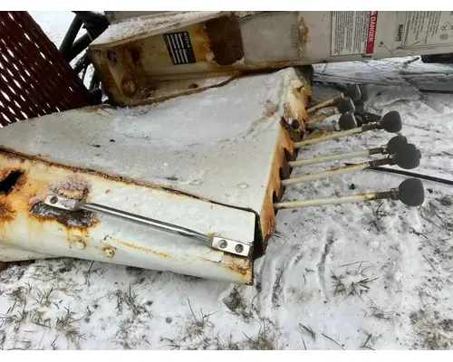 International 7500 Equipment (Mounted)