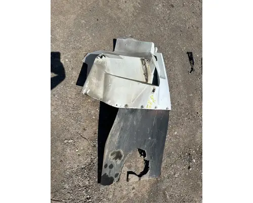 Fender Extension International 7500 Dixie Truck Centre